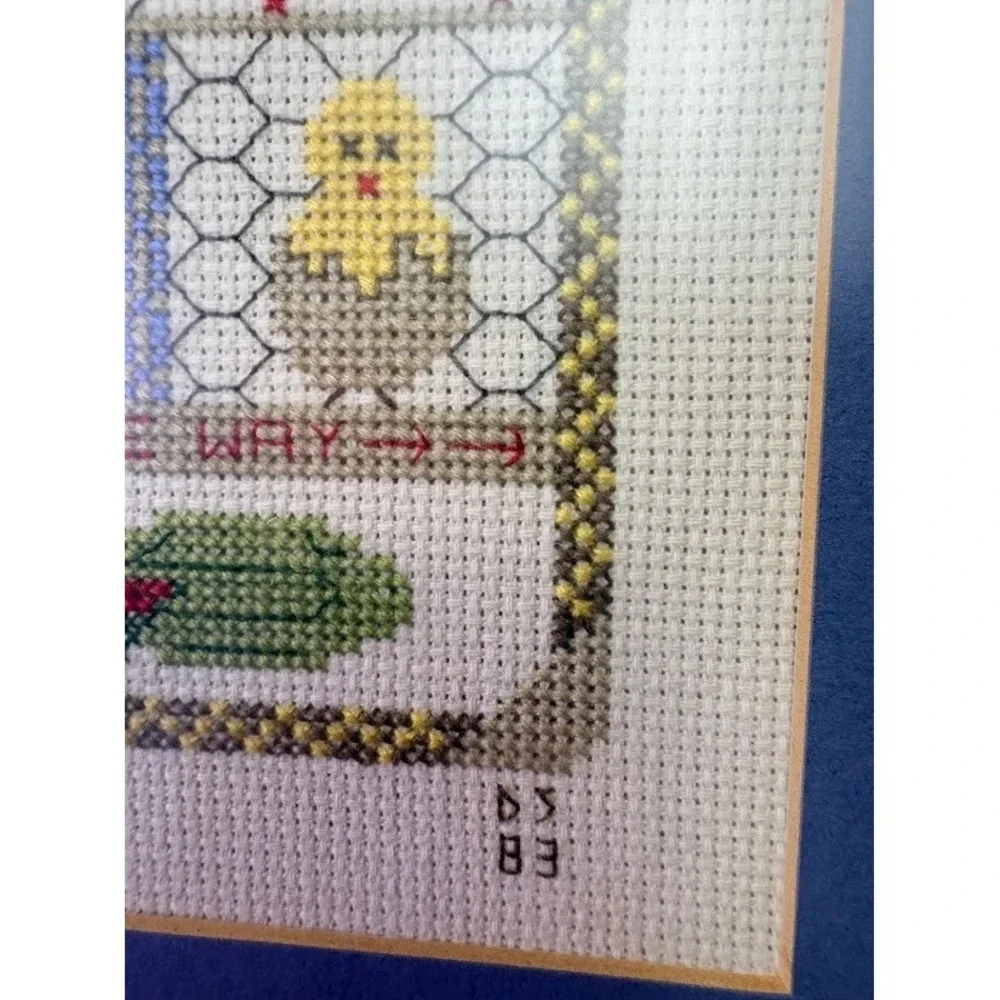VTG Handmade Cross Stitched Cottagecore Framed Picture Country‎ Living Pigs